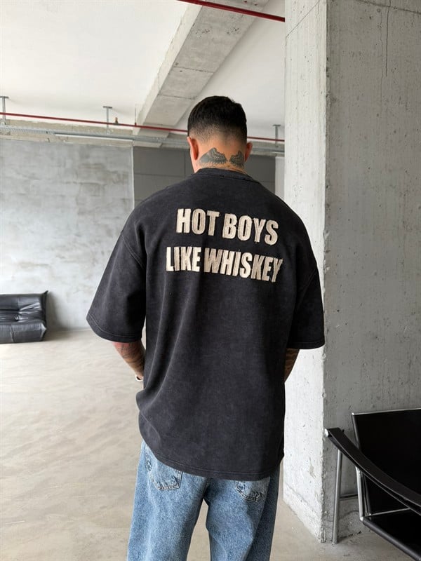 Hot Boys Like Whiskey Acid Yıkamalı T-Shirt - Siyah