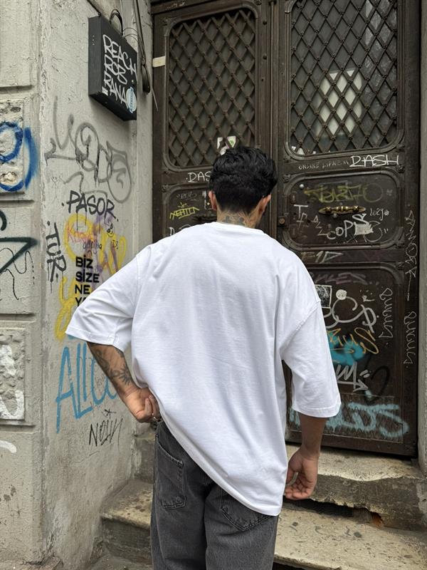 LİVEFAST Ön Baskılı Oversize T-Shirt - Beyaz
