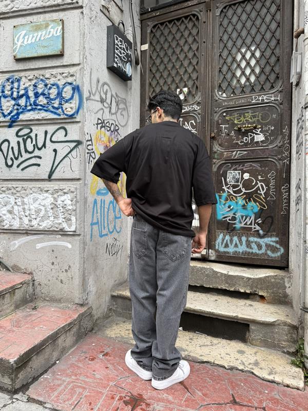 LİVEFAST Ön Baskılı Oversize T-Shirt - Siyah