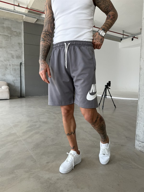 NK Büyük Baskılı Şort - Füme