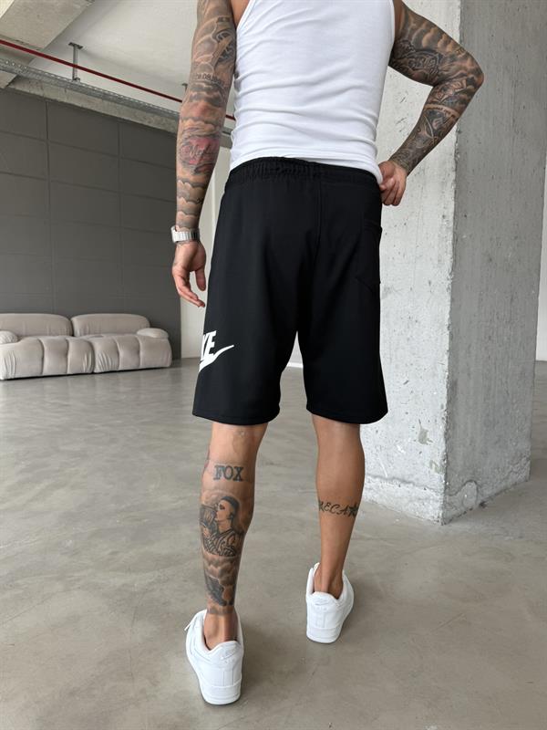 NK Büyük Baskılı Şort - Siyah