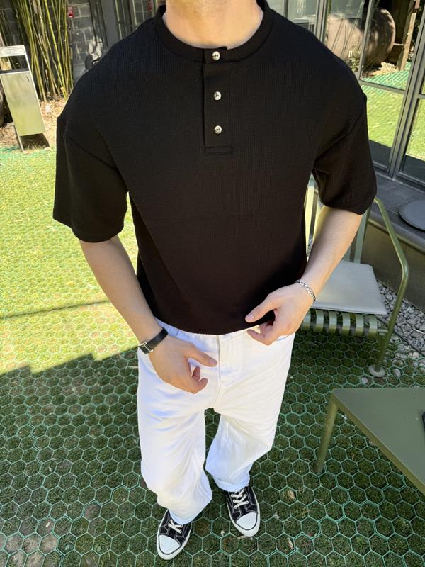 Old Money Düğmeli Bisiklet Yaka T-Shirt - Siyah