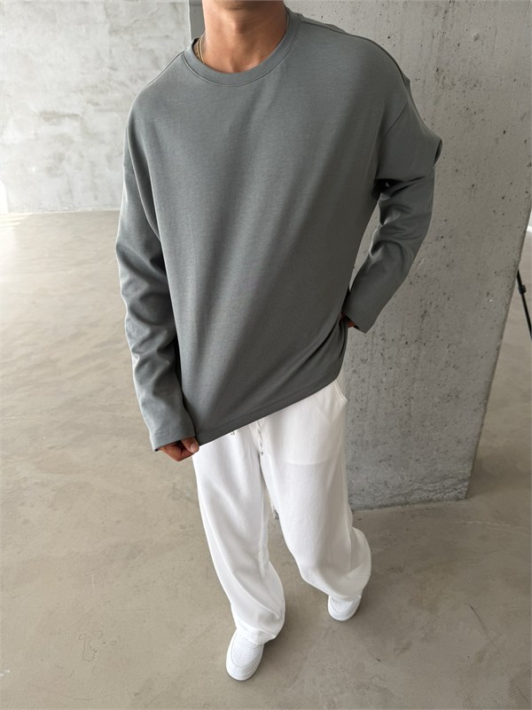 Premium Long Sleeve Sweatshirt 