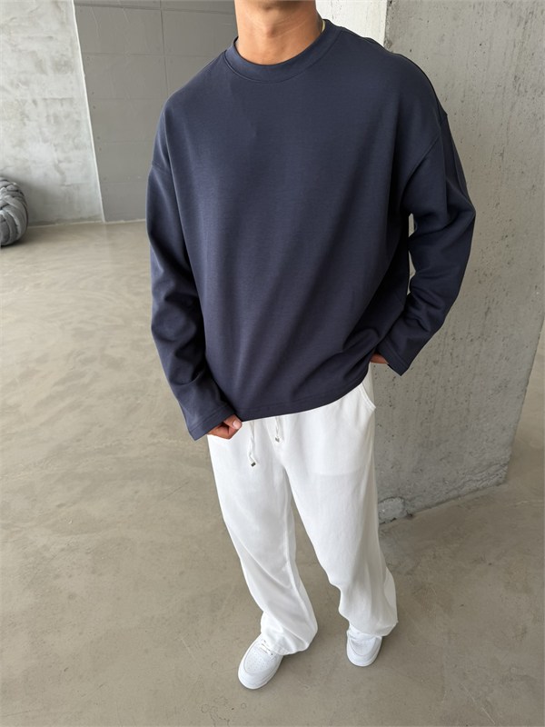 Premium Long Sleeve Sweatshirt 