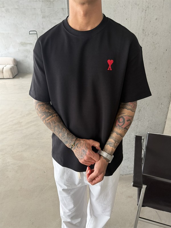 Premium Minimal Nakış A Kalp T-Shirt - Siyah