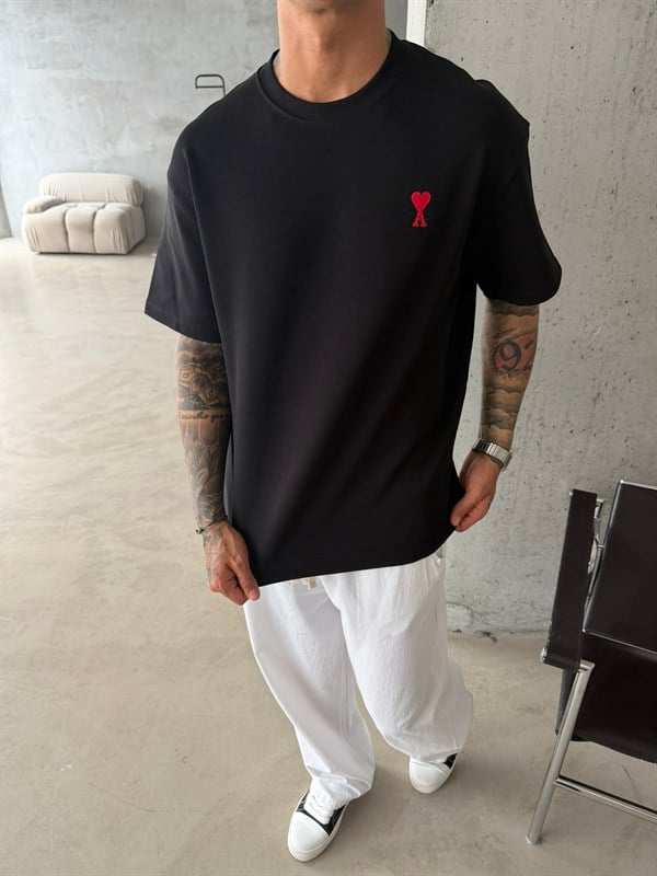 Premium Minimal Nakış A Kalp T-Shirt - Siyah