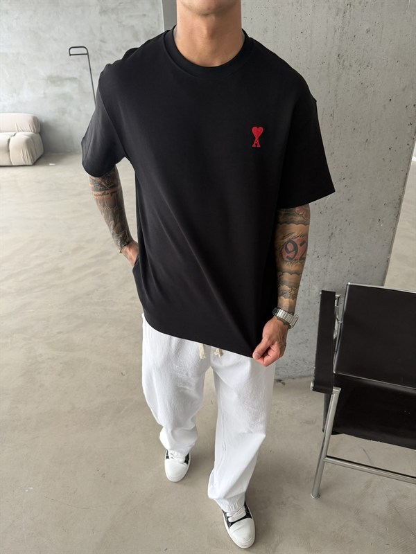 Premium Minimal Nakış A Kalp T-Shirt - Siyah