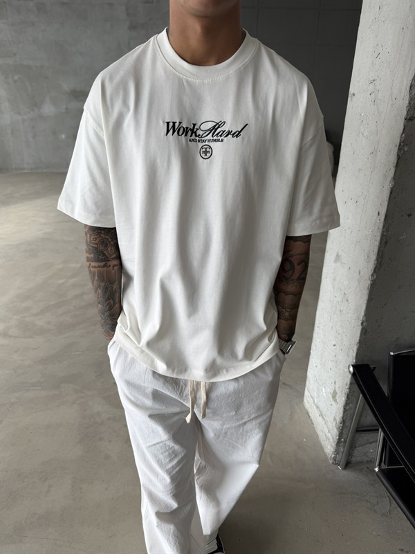 Premium Old Money Work Hard Nakışlı T-Shirt - Beyaz