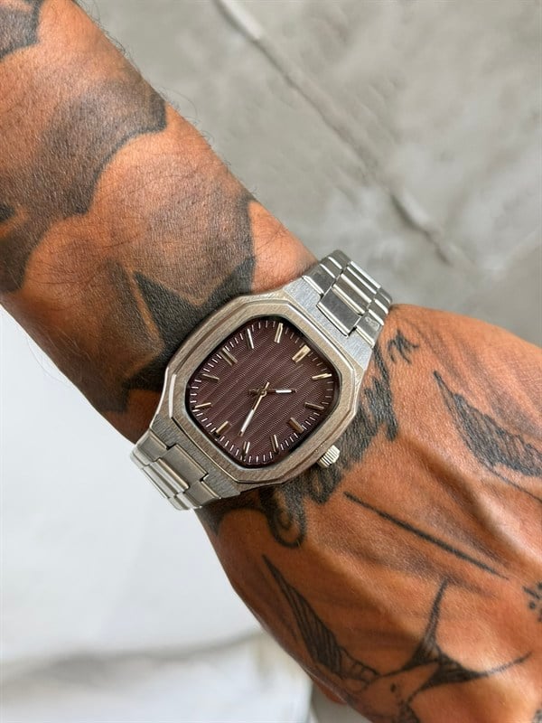 Premium Retro Wacht