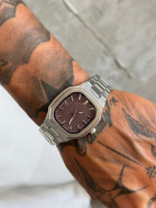 Premium Retro Wacht