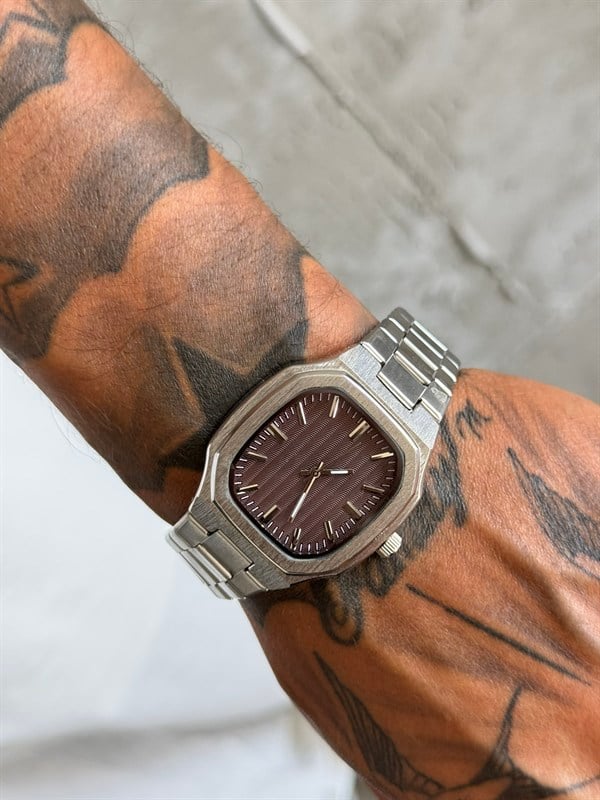 Premium Retro Wacht