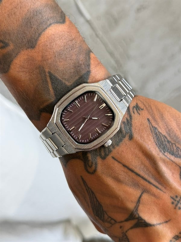 Premium Retro Wacht