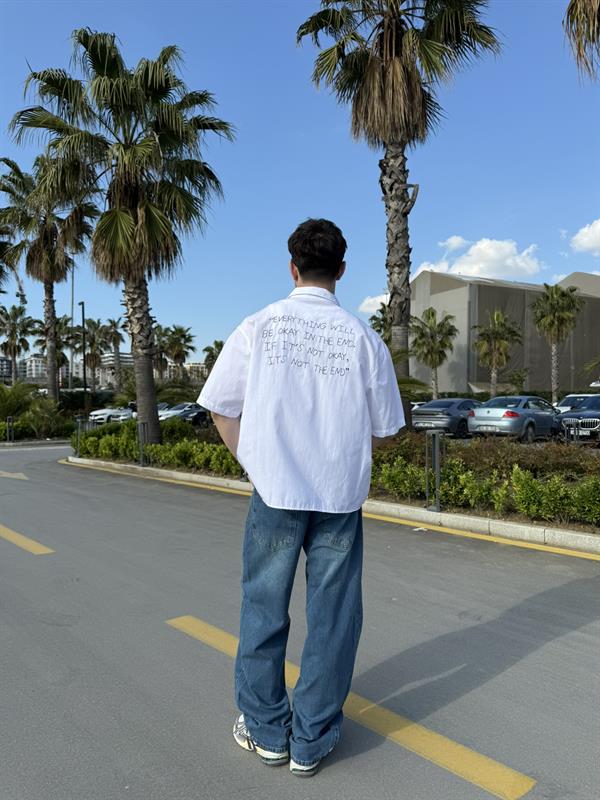 Sırt Yazı Nakışlı Kısakol Gömlek - Beyaz