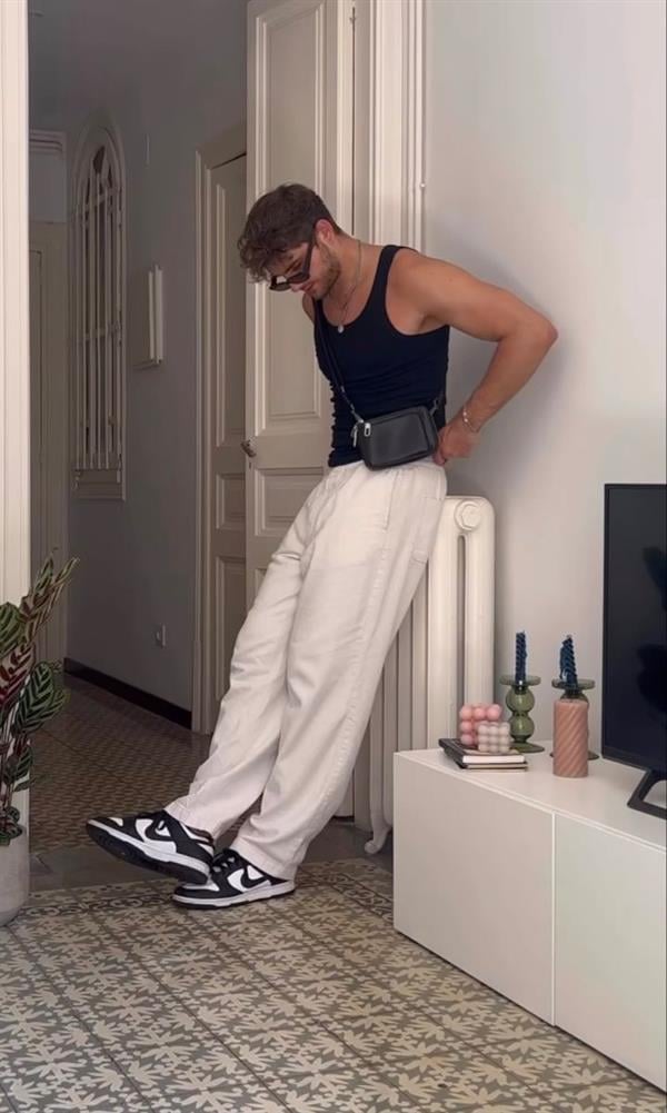 Siyah Fitilli Atlet Siyah