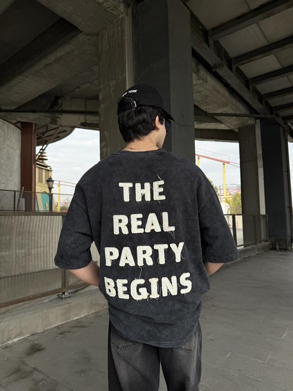 The Real Party Begins Oversize T-shirt - Siyah