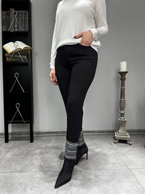 Paçası Taş Şerit Detaylı Jean 3152