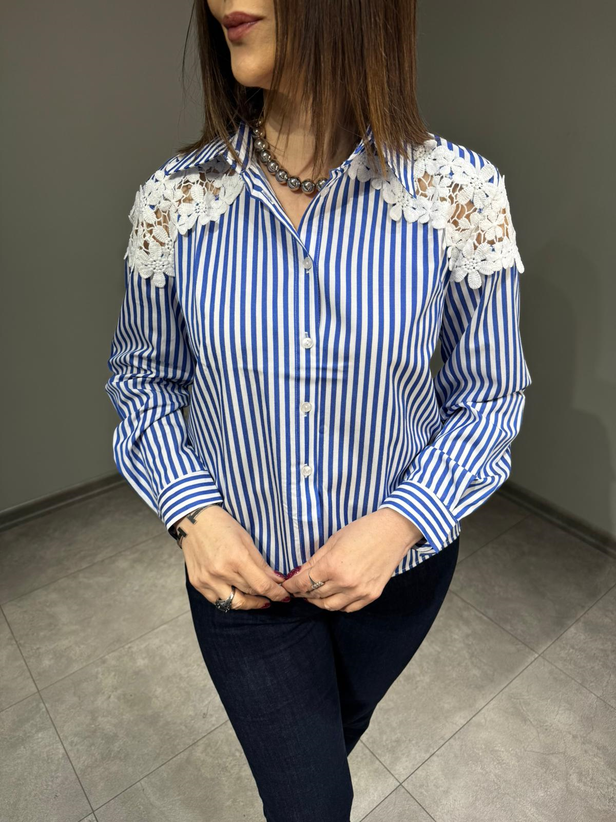 Omuzu Dantel Detaylı Koton Gömlek 3084 · 5