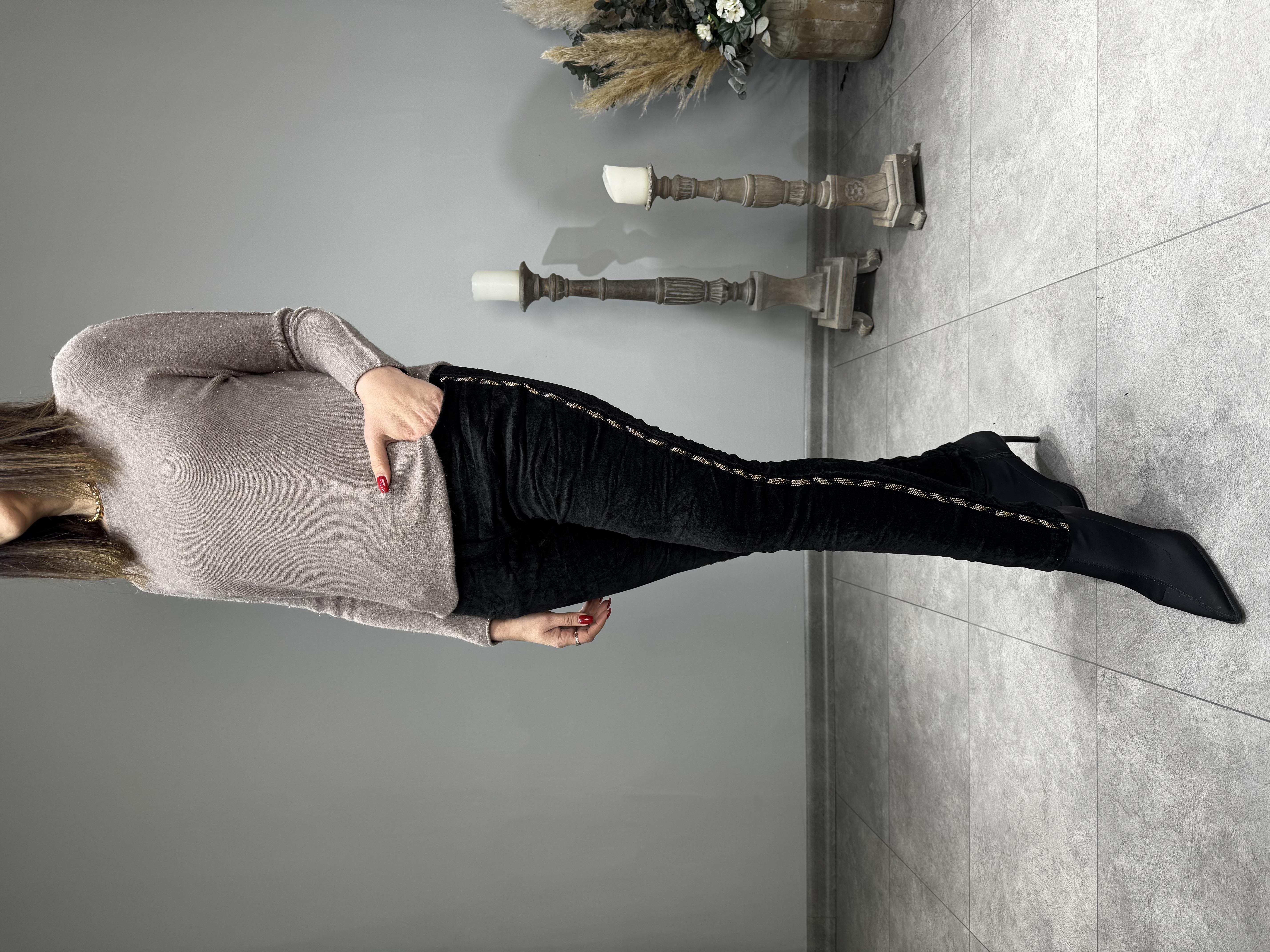 Taş Baskılı Kadife İthal Pantolon 2902 · 3