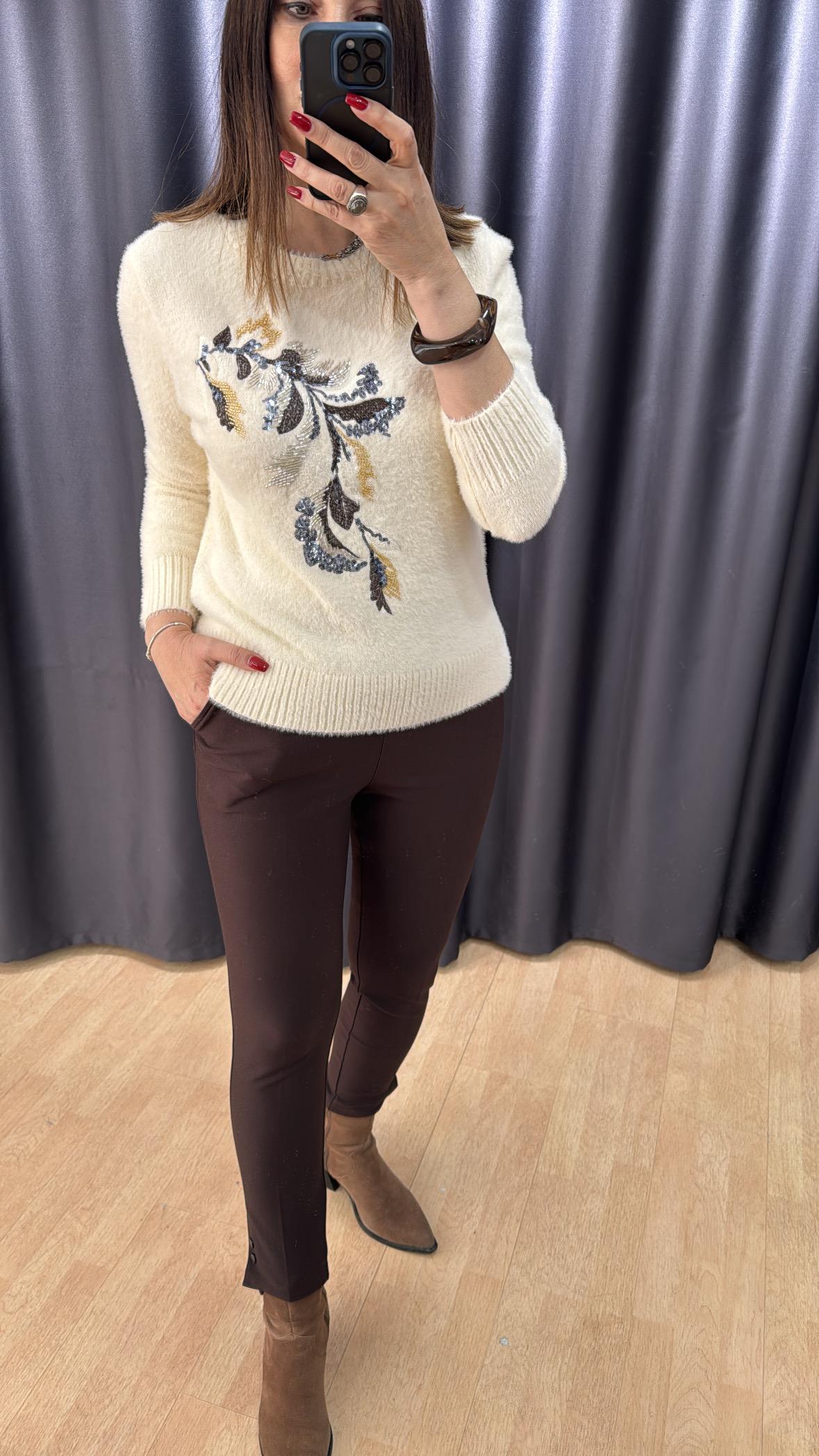 İşlemeli Yerli Angora Triko 2618 · 12