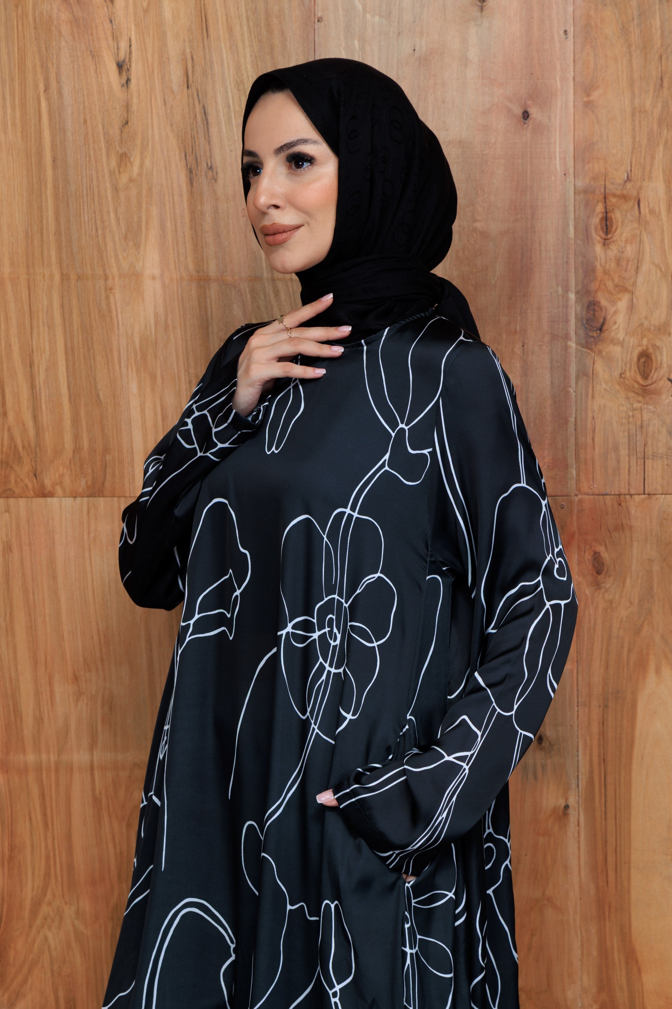 Flower Siyah Çiçek Desenli Saten Cepli Elbise
