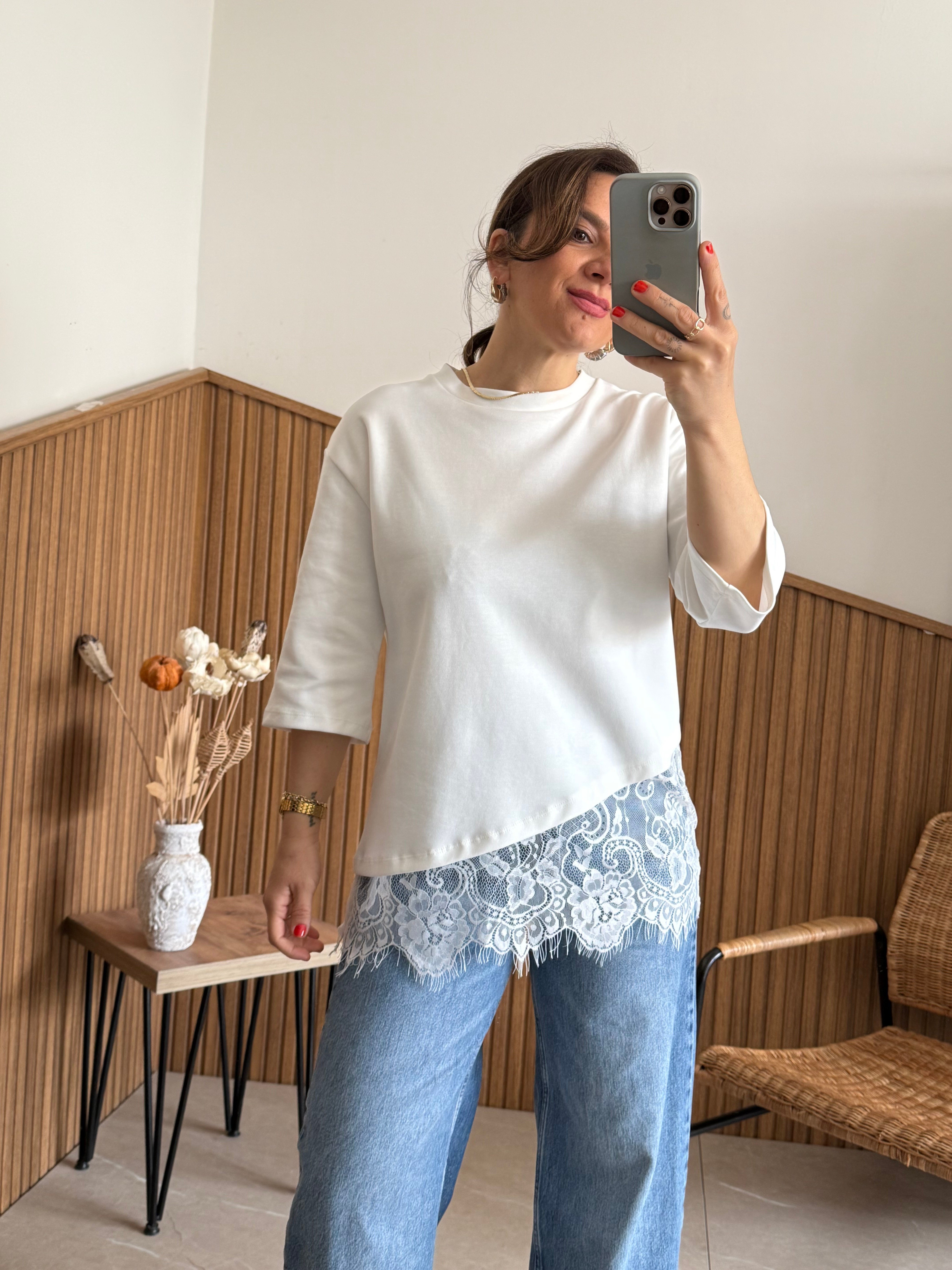 Dantel  Detay Beyaz  Basic Bluz 