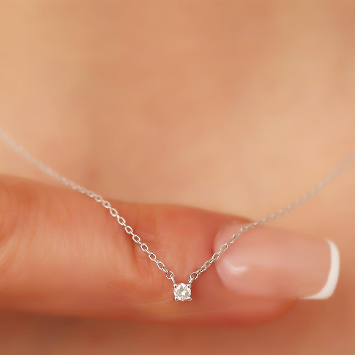 0.05 Karat Tektaş Pırlanta Kolye