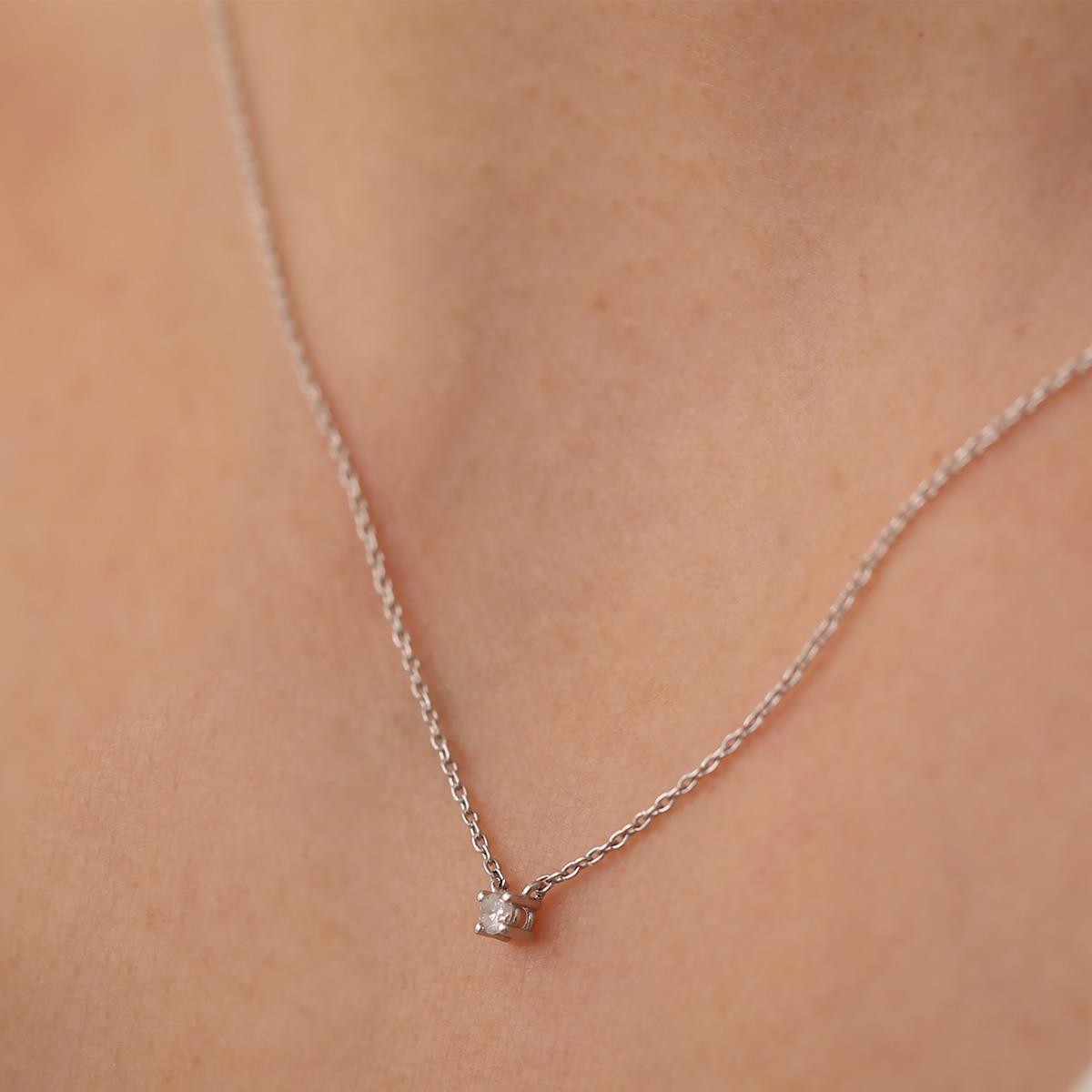 0.05 Karat Tektaş Pırlanta Kolye