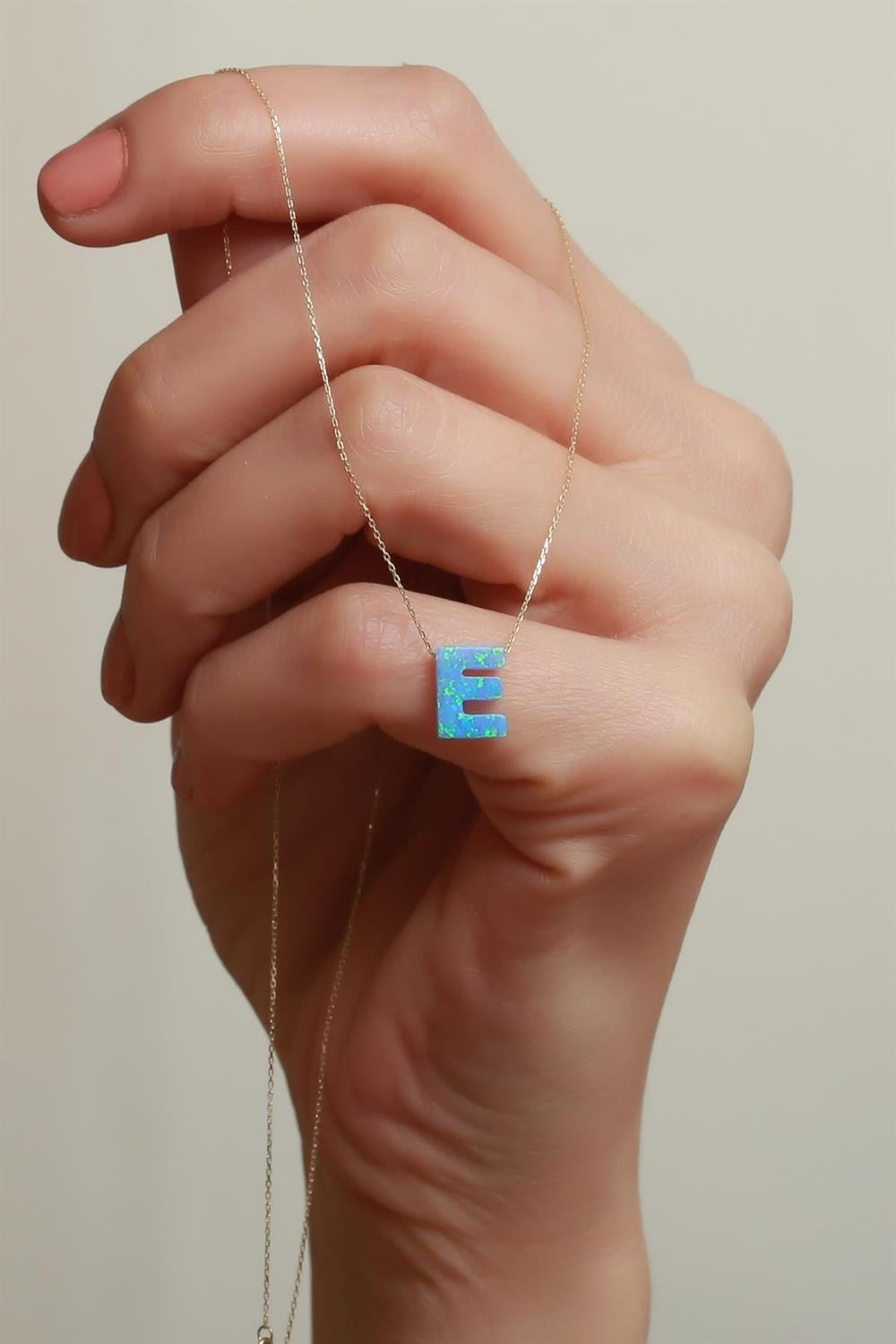 14 Ayar Altın E Harf Buz Mavisi Opal Taşlı Kolye