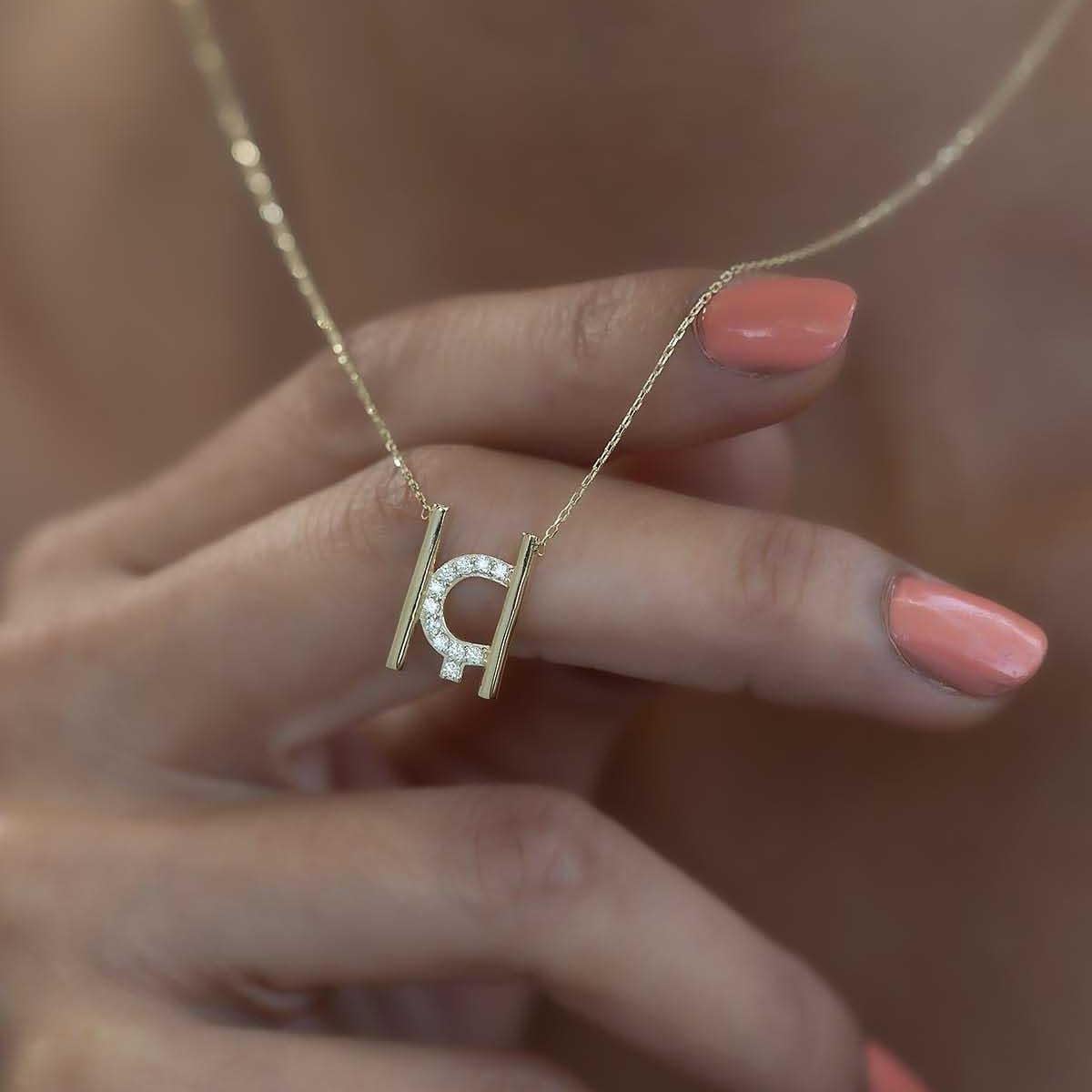 14 Ayar Altın Ç Harfi Taşlı Kolye