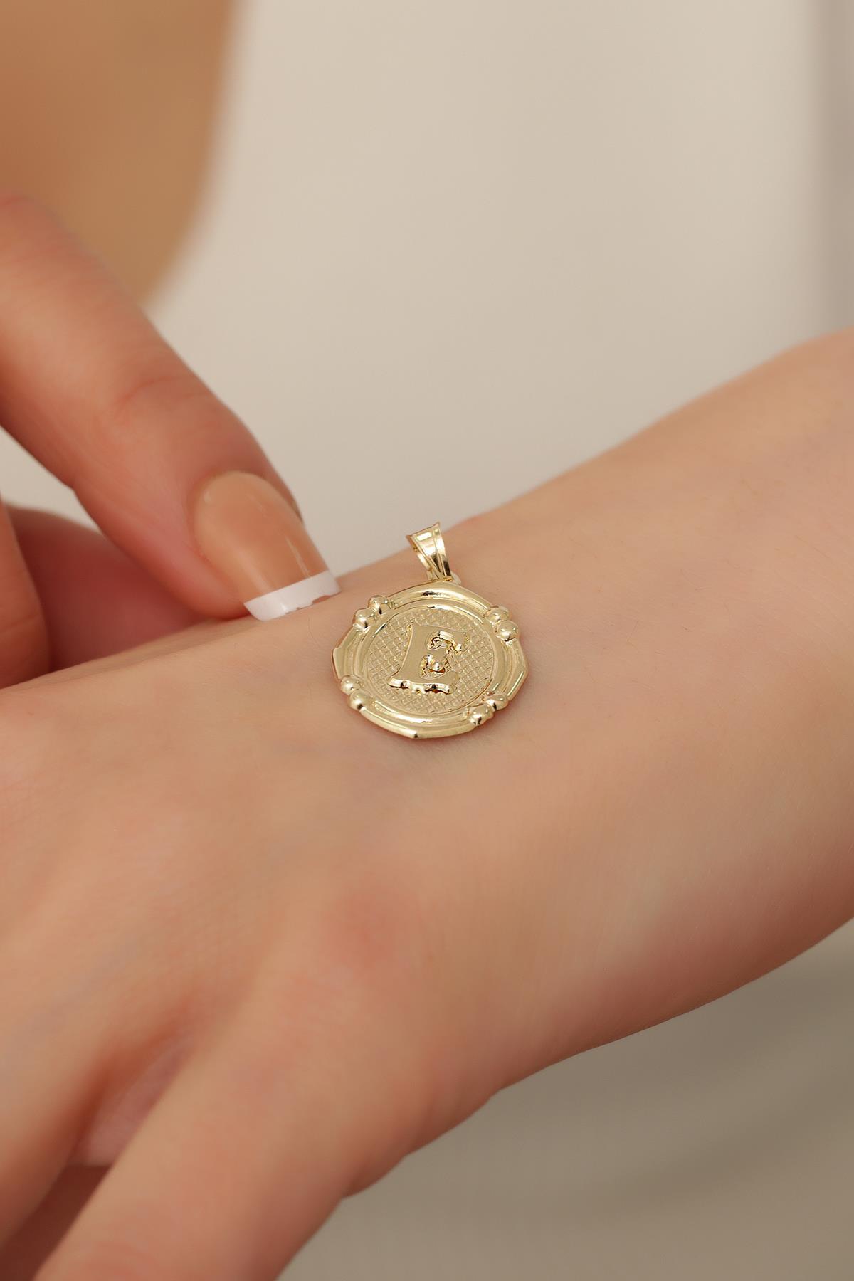 14 Ayar Altın E Harfli Retro Kolye Ucu