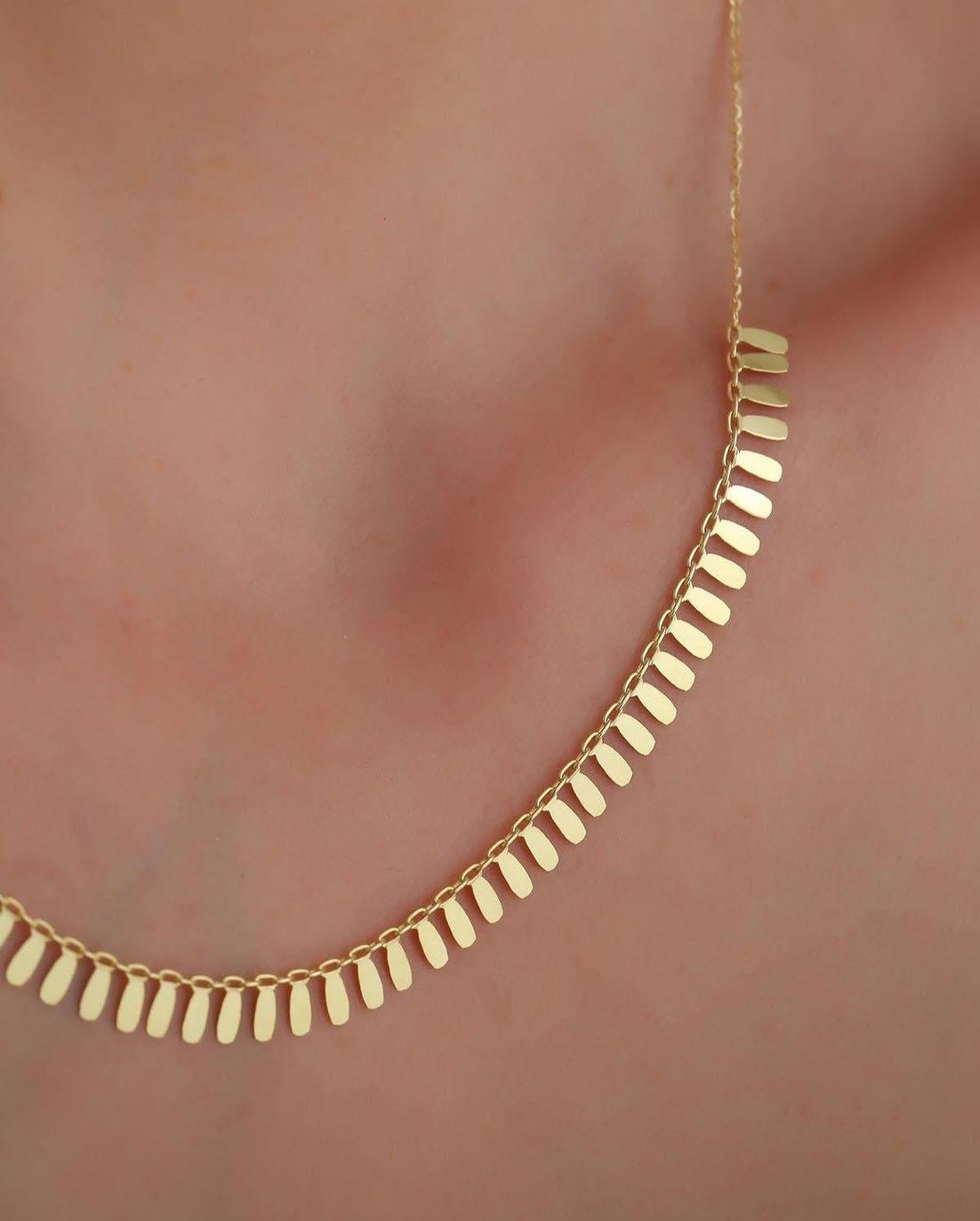 14 Ayar Altın Mini Pullu Badem Kolye