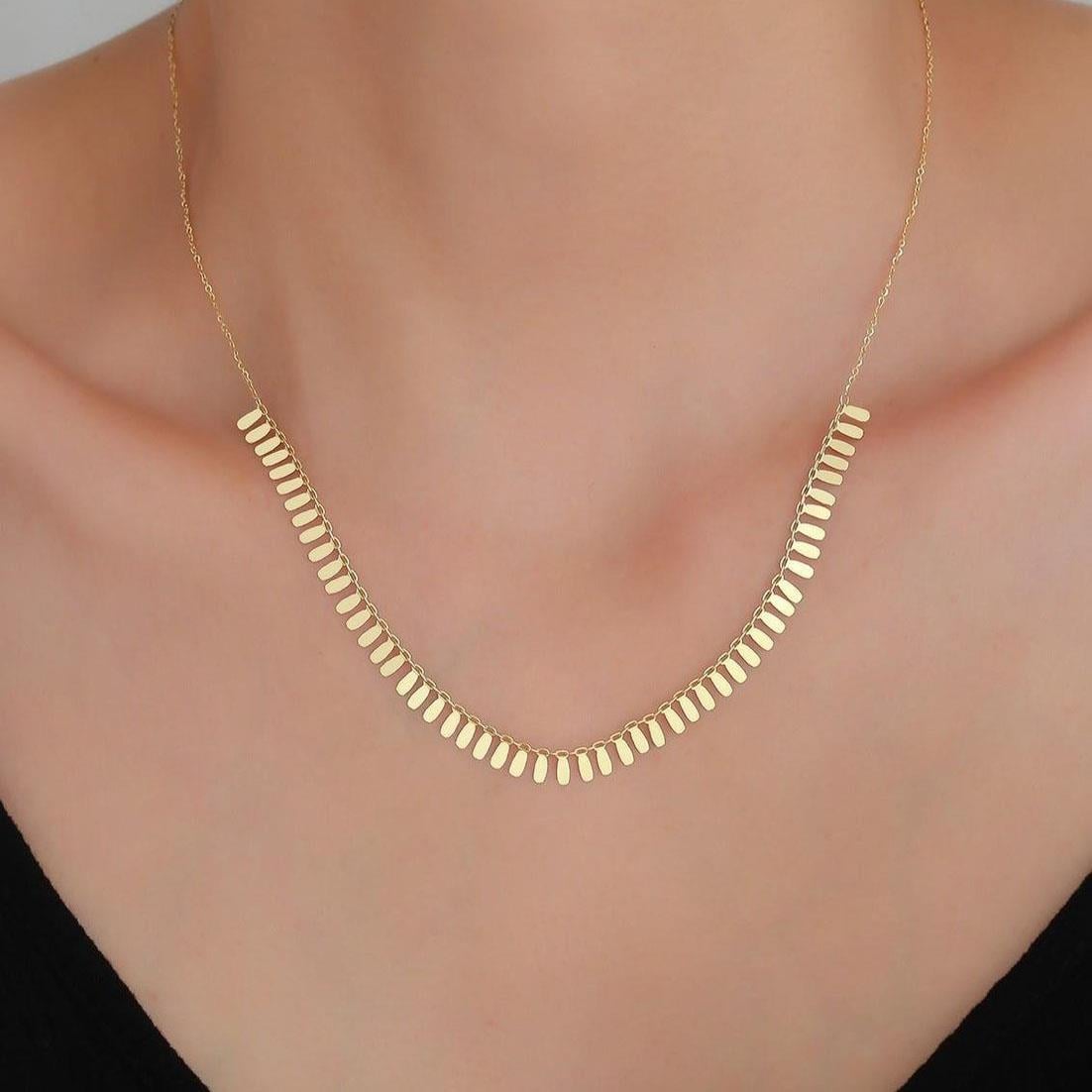 14 Ayar Altın Mini Pullu Badem Kolye