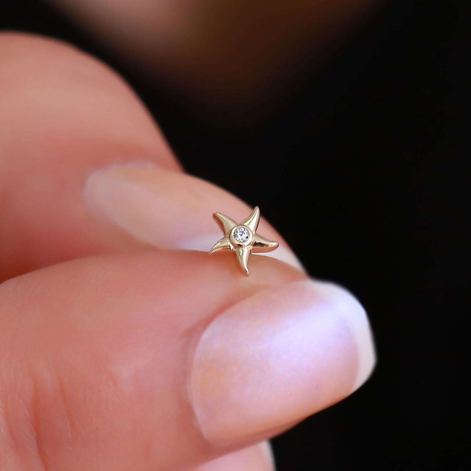 14 Ayar Altın Taşlı Deniz Yıldızı Tragus Piercing
