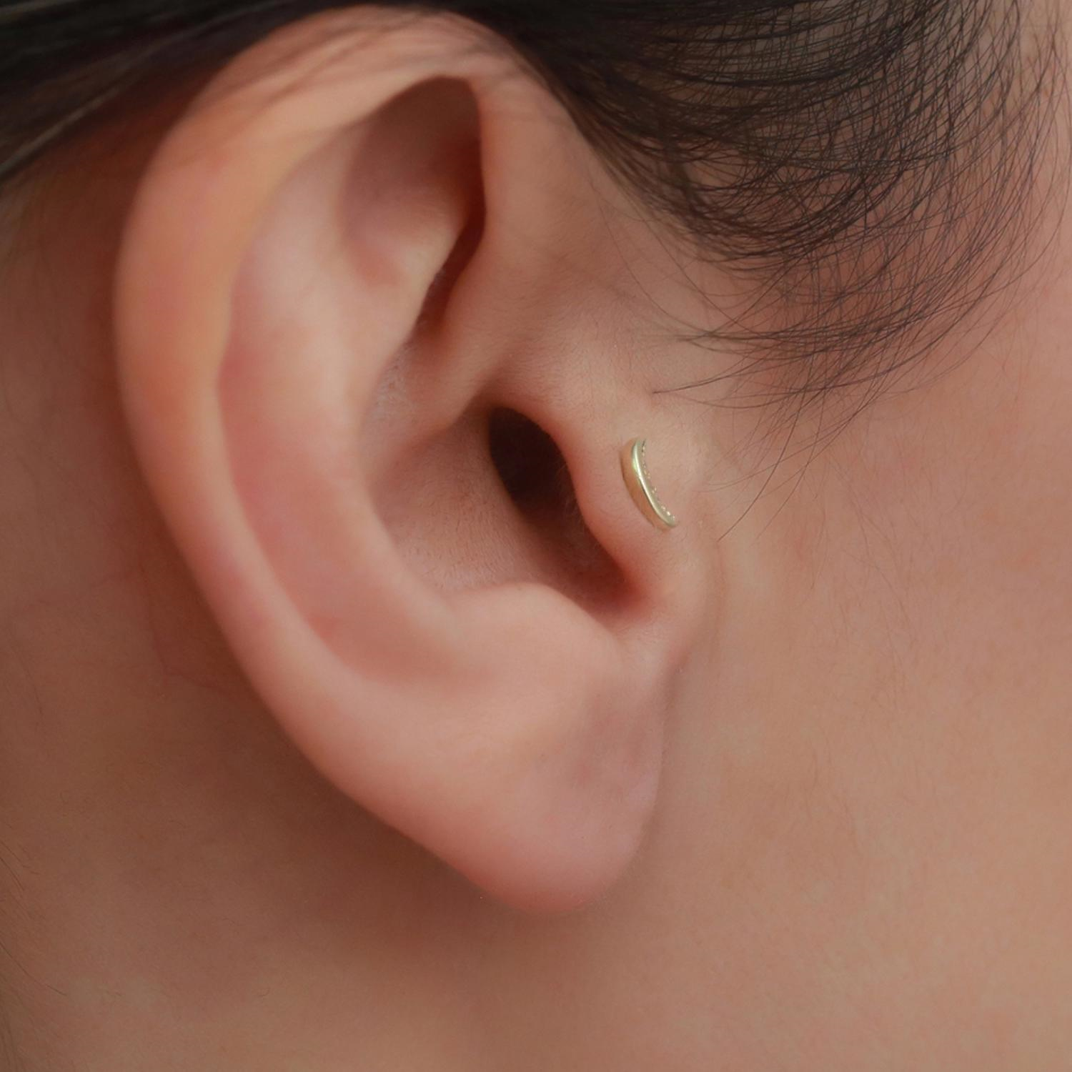 14 Ayar Altın Taşlı Hilal Tragus Piercing