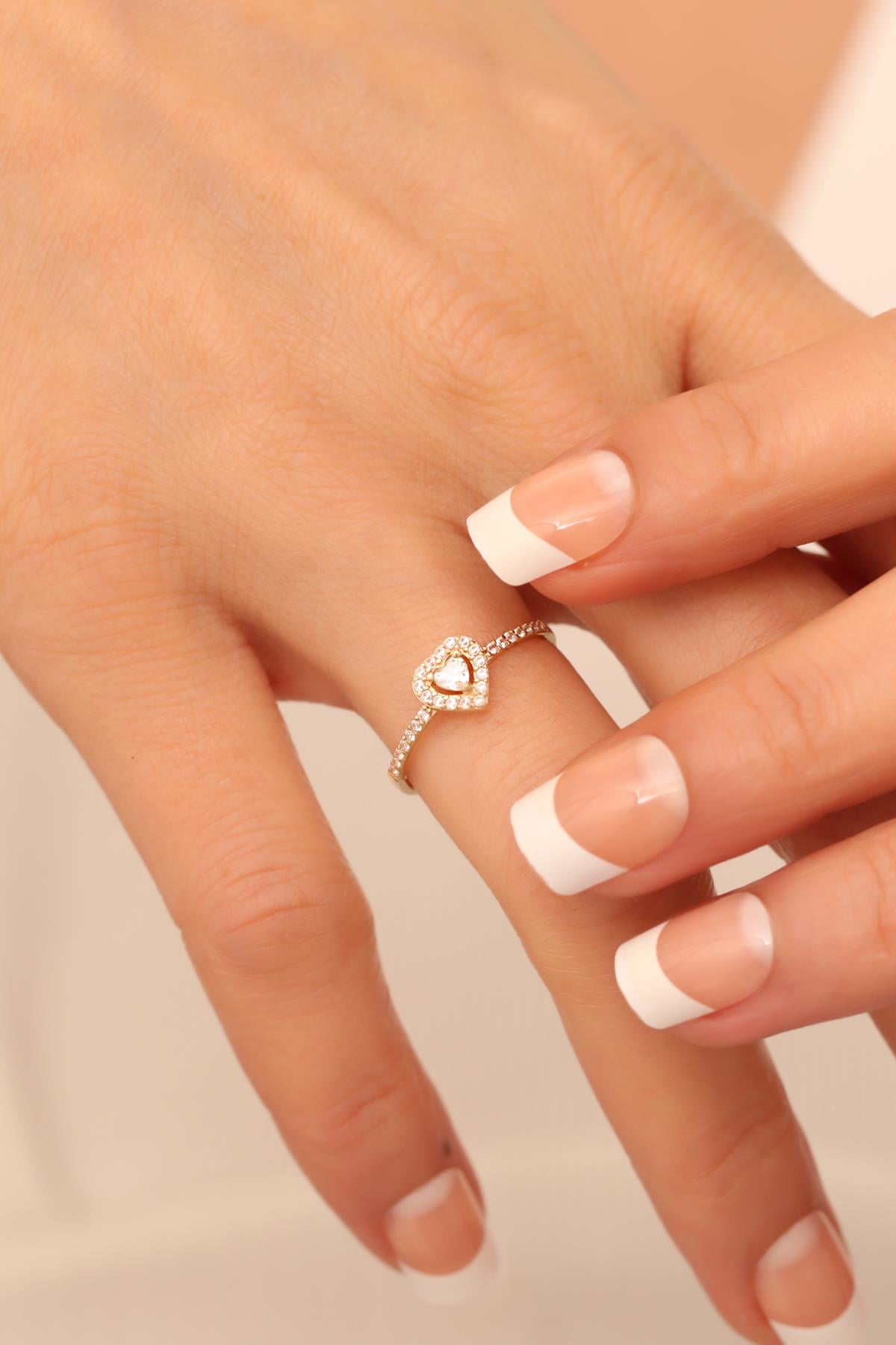 14 Ayar Altın Taşlı Kalp Yüzük
