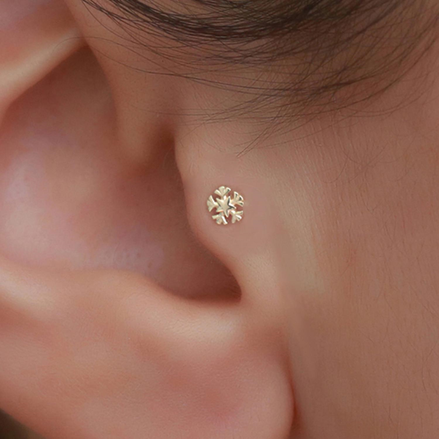 14 Ayar Altın Taşlı Kar Tanesi Tragus Piercing