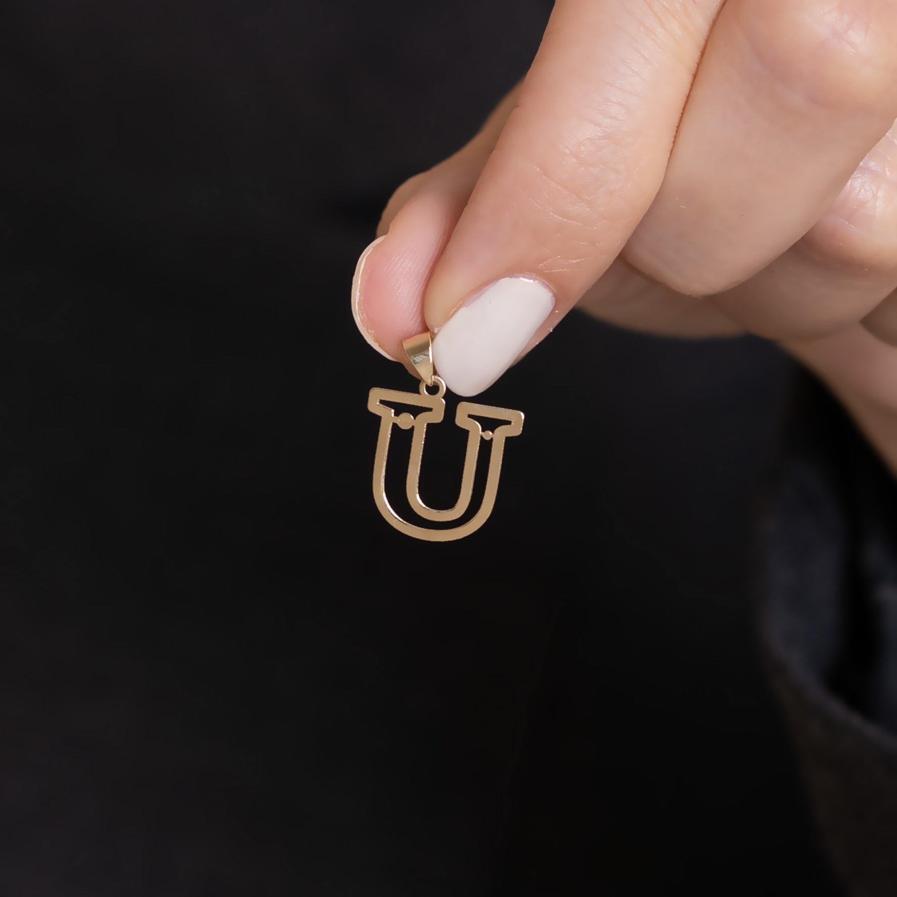 14 Ayar Altın Ü Harf Soft Kolye Ucu