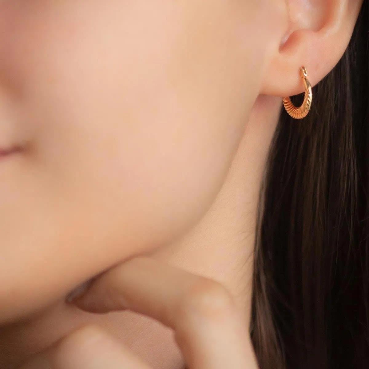 14 Ayar Altın Mini Midye Halka Küpe TEKLİ