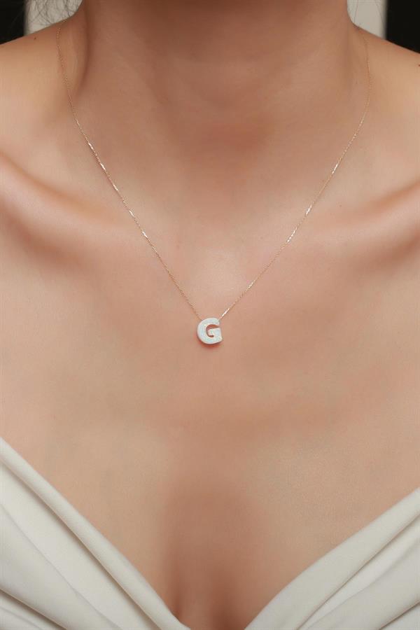 14 Ayar Altın G Harf Beyaz Opal Taşlı Kolye