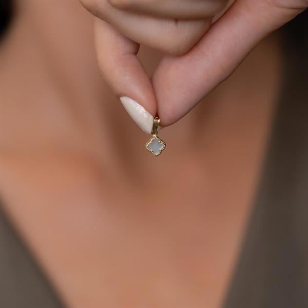 14 Ayar Altın Beyaz Renkli Yonca Kolye Ucu