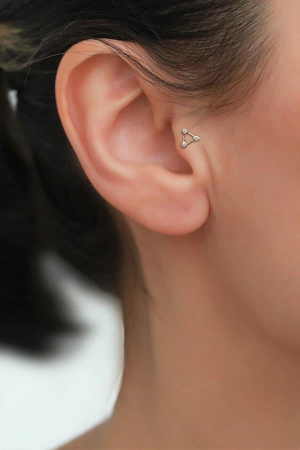 14 Ayar Altın Beyaz Taşlı Üçgen Tragus Piercing