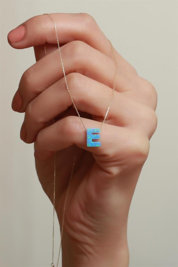 14 Ayar Altın E Harf Buz Mavisi Opal Taşlı Kolye