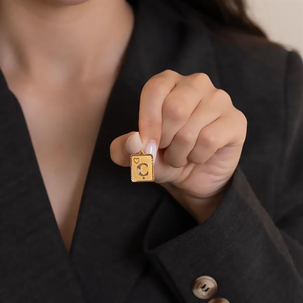 14 Ayar Altın Ç Harf Kalpli Kolye Ucu