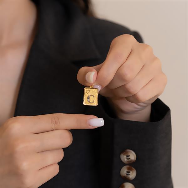 14 Ayar Altın C Harf Kalpli Kolye Ucu