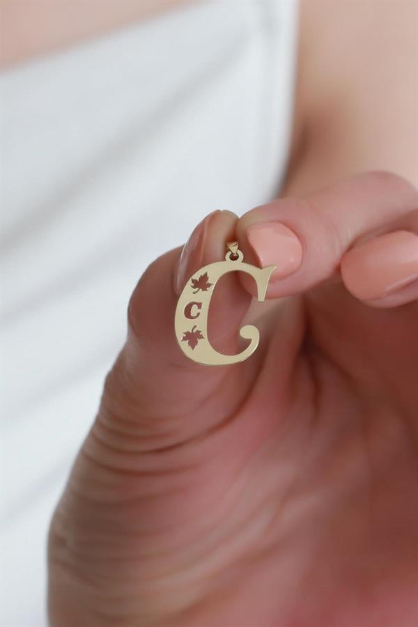 14 Ayar Altın C Harf Çınar Yaprağı Kolye Ucu