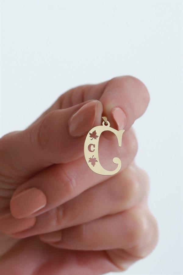 14 Ayar Altın C Harf Çınar Yaprağı Kolye Ucu