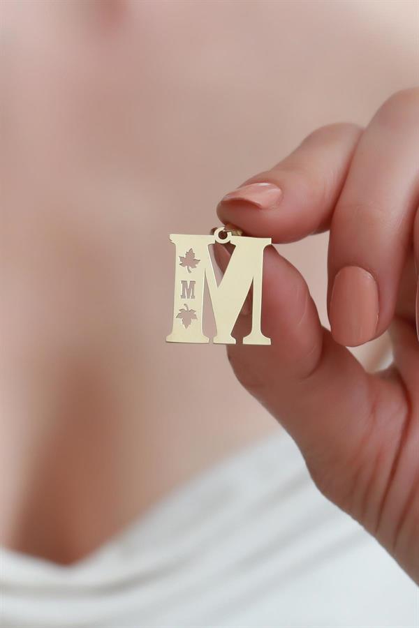 14 Ayar Altın M Harf Çınar Yaprağı Kolye Ucu