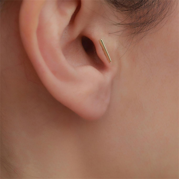 14 Ayar Altın Çizgi Tragus Piercing