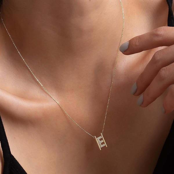 14 Ayar Altın E Harfi Taşlı Kolye