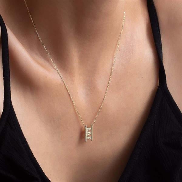 14 Ayar Altın E Harfi Taşlı Kolye